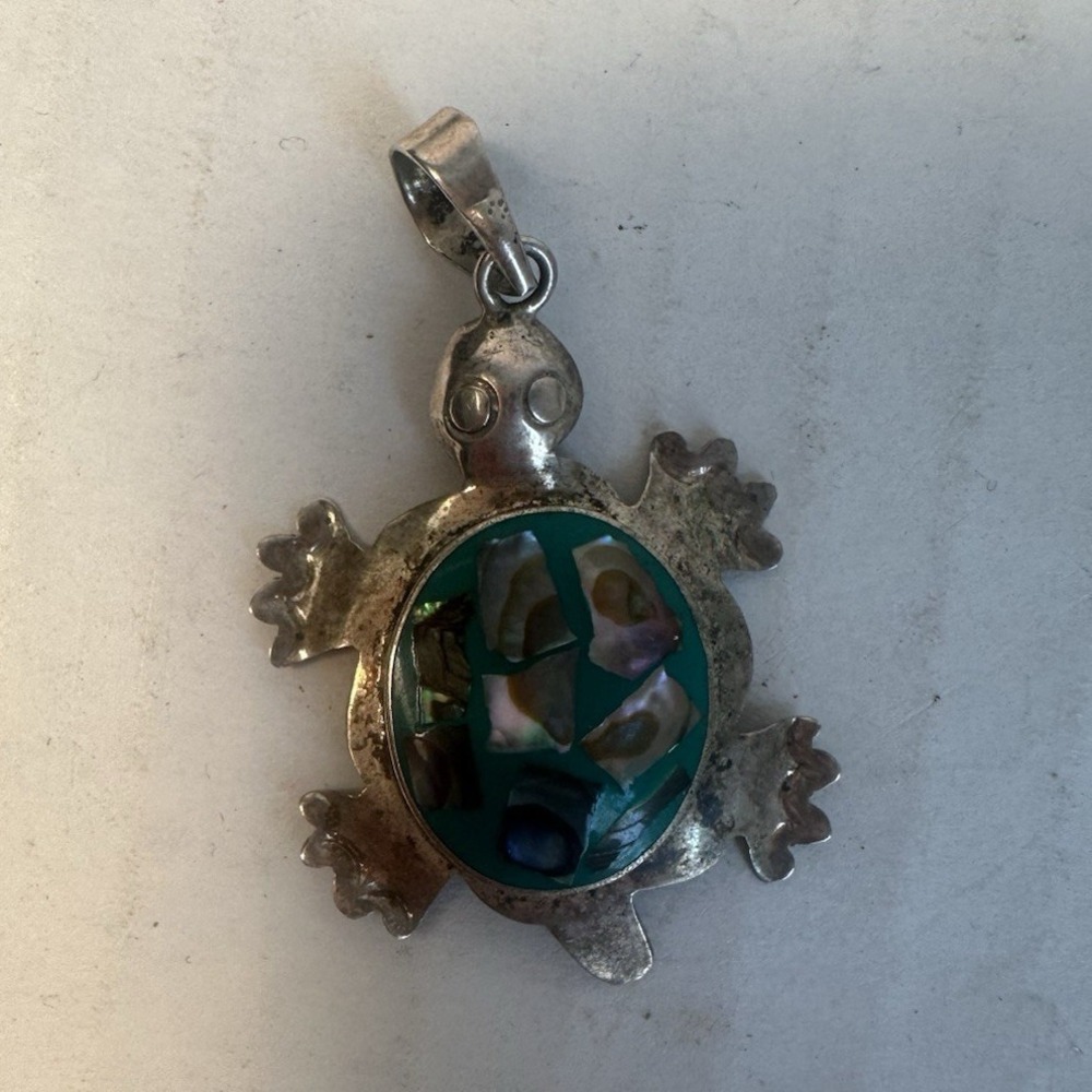 Alpaca Mexico Sterling Silver Turtle Pendant Oval Green Abalone Inlay Bezel,